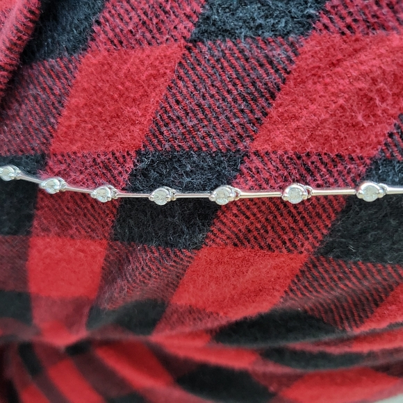 2-carat Round-Brilliant Diamond Station Necklace in 18K White gold setting - Picture 10 of 17